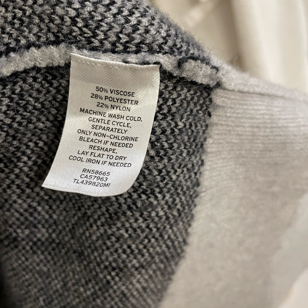 Leith Gray Grid Pattern Cardigan Sweater - Picture 5 of 5